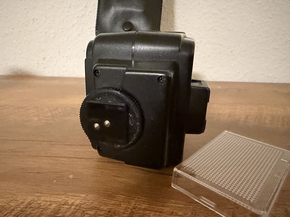 Minolta Blitze: Flash Minolta Auto 320X avec étui état correct – Gebraucht aus Brügg BE von Goob 5