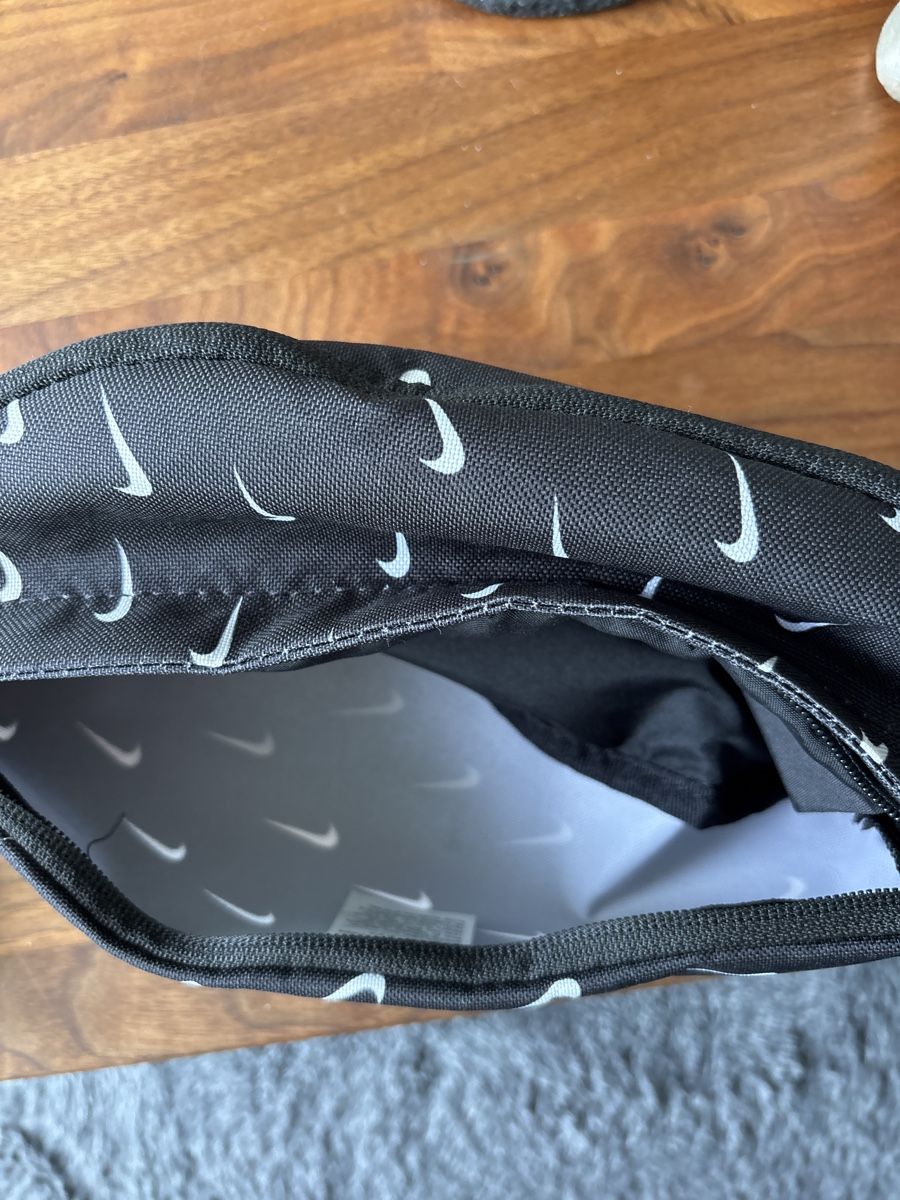 Nike Borse: Nike Hüft Tasche  – Nuovo (secondo la descrizione) da Embrach venduto da Dmoney 2