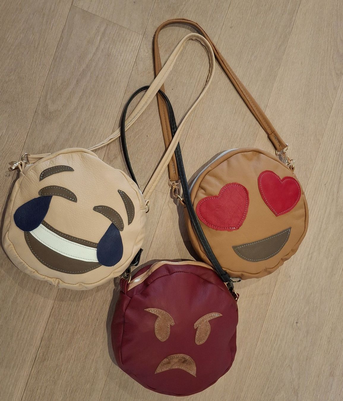 Borse: Leder Handtasche im Emoji Design, Diameter 25 cm – Nuovo (secondo la descrizione) da Bellikon venduto da MellonCollieMitTwint 1