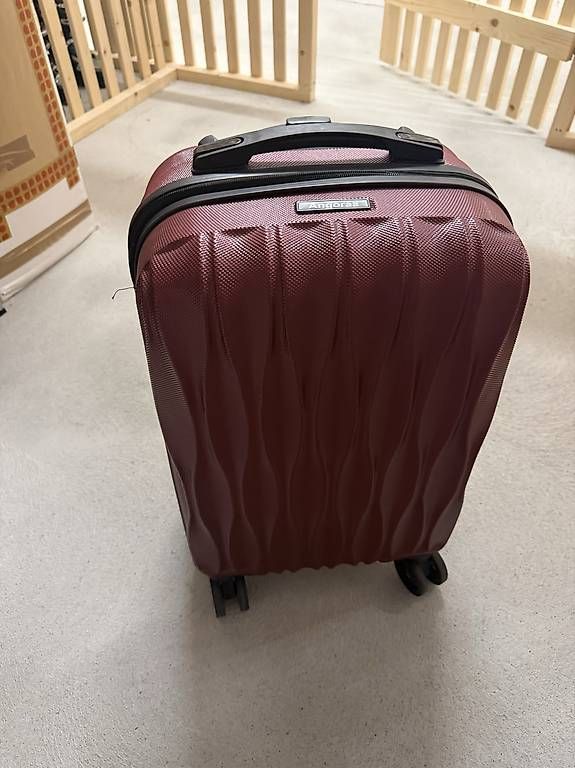 Valigie: Hartschalenkoffer rot – Usato da Grosswangen venduto da mir_m556