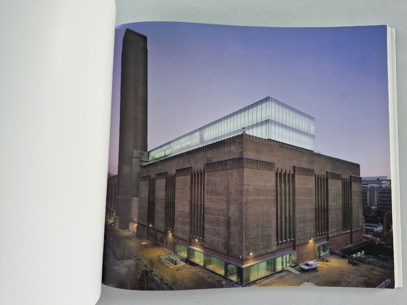 Bücher: Architekturbuch Building Tate Modern Herzog & de Meuron – Gebraucht aus Zürich von Secretariat11 2