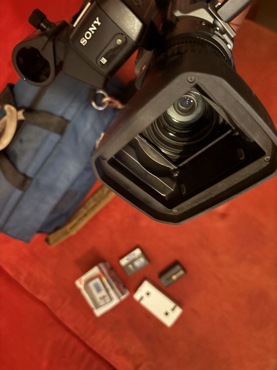 Sony Profi DVCAM Kamera PD150 mit Porta Brace Tasche (Gebraucht) in ...