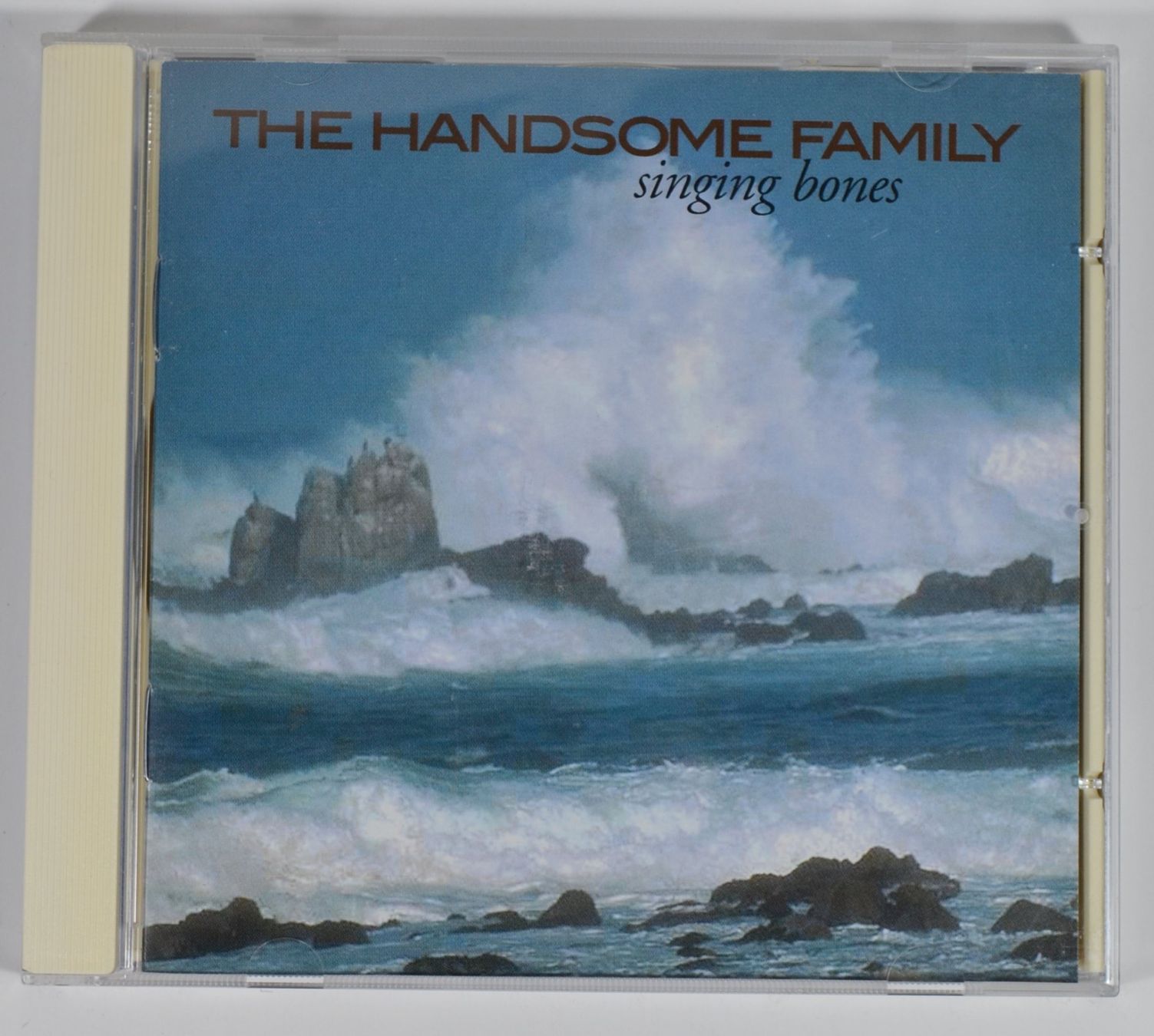 CD: CD: THE HANDSOME FAMILY - Singing Bones – Nuovo (secondo la descrizione) da Frenkendorf venduto da Yard-Sale-2000