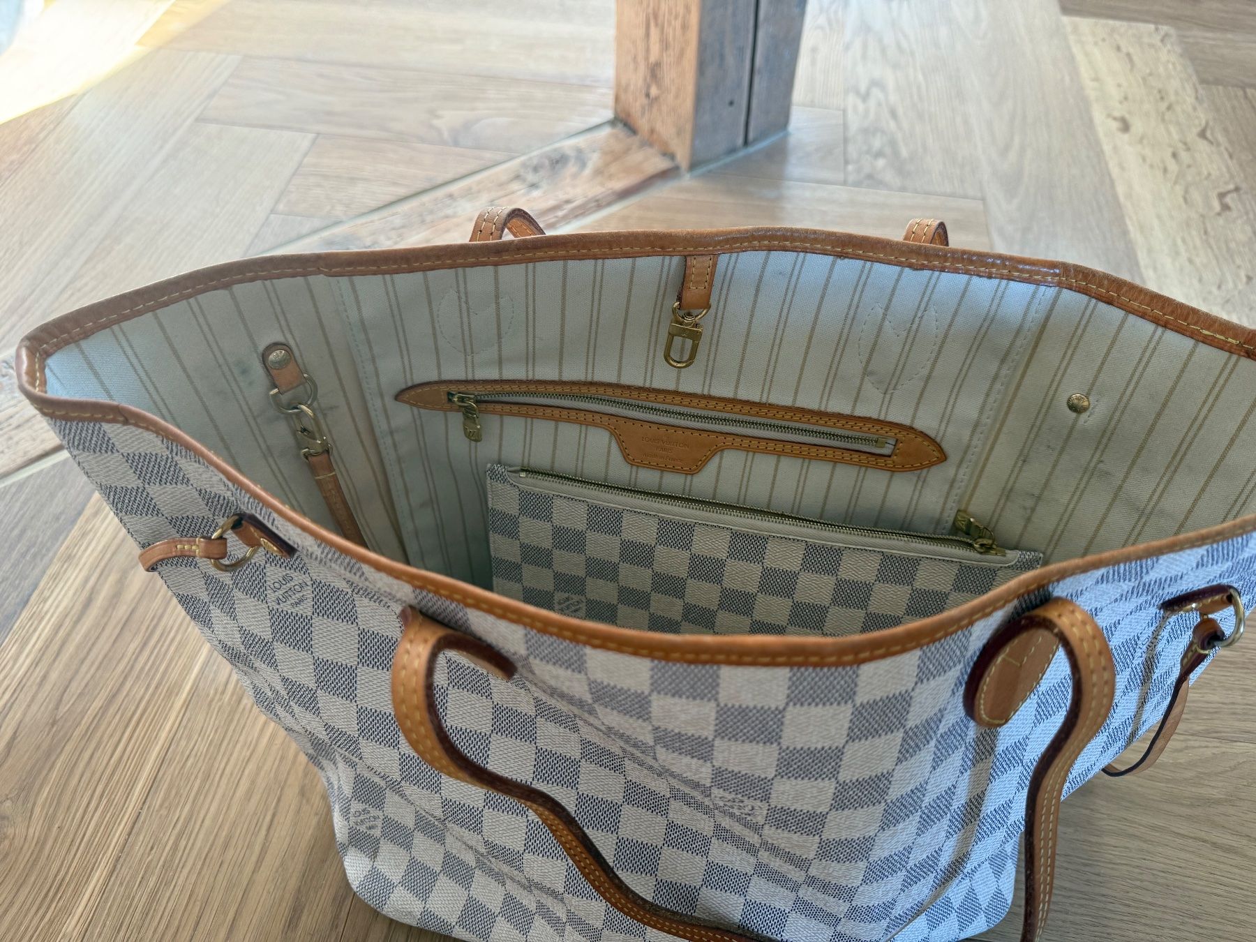 Louis Vuitton Taschen für Damen: Louis Vuitton Damier Azur Neverfull MM – Gebraucht aus Horgen von tsp_qr5b 1