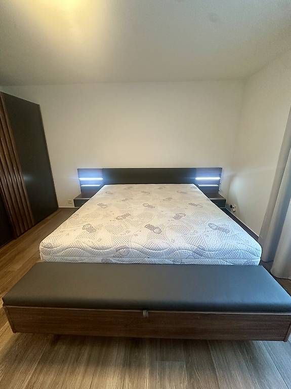 Letti: Schlafzimmerbett 180x200 cm – Usato da Stansstad venduto da M.Ineichen 1