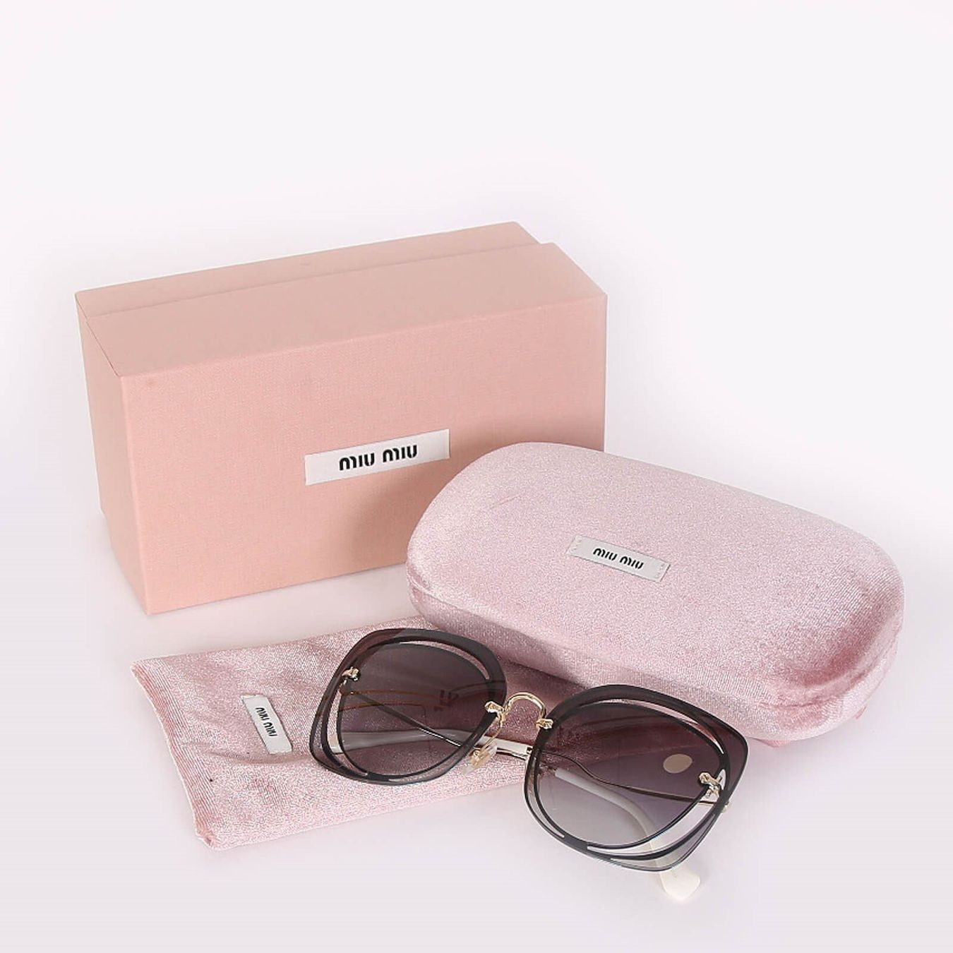 Miu Miu Occhiali & Lenti: Miu Miu Sunglasses – Nuovo (secondo la descrizione) da Pfäffikon ZH venduto da JingTunic