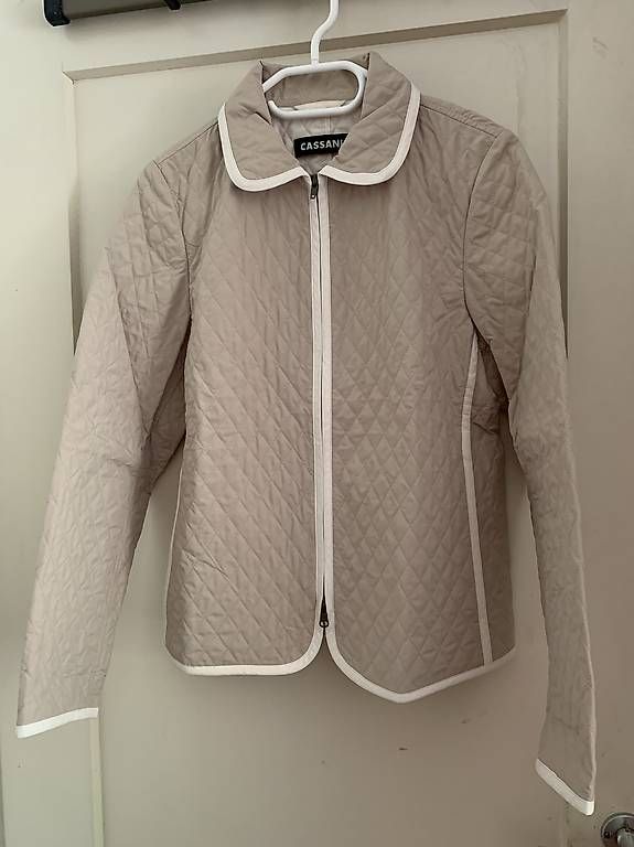 Jacken: Beige Steppjacke  – Gebraucht aus Zürich von lil_xr6x