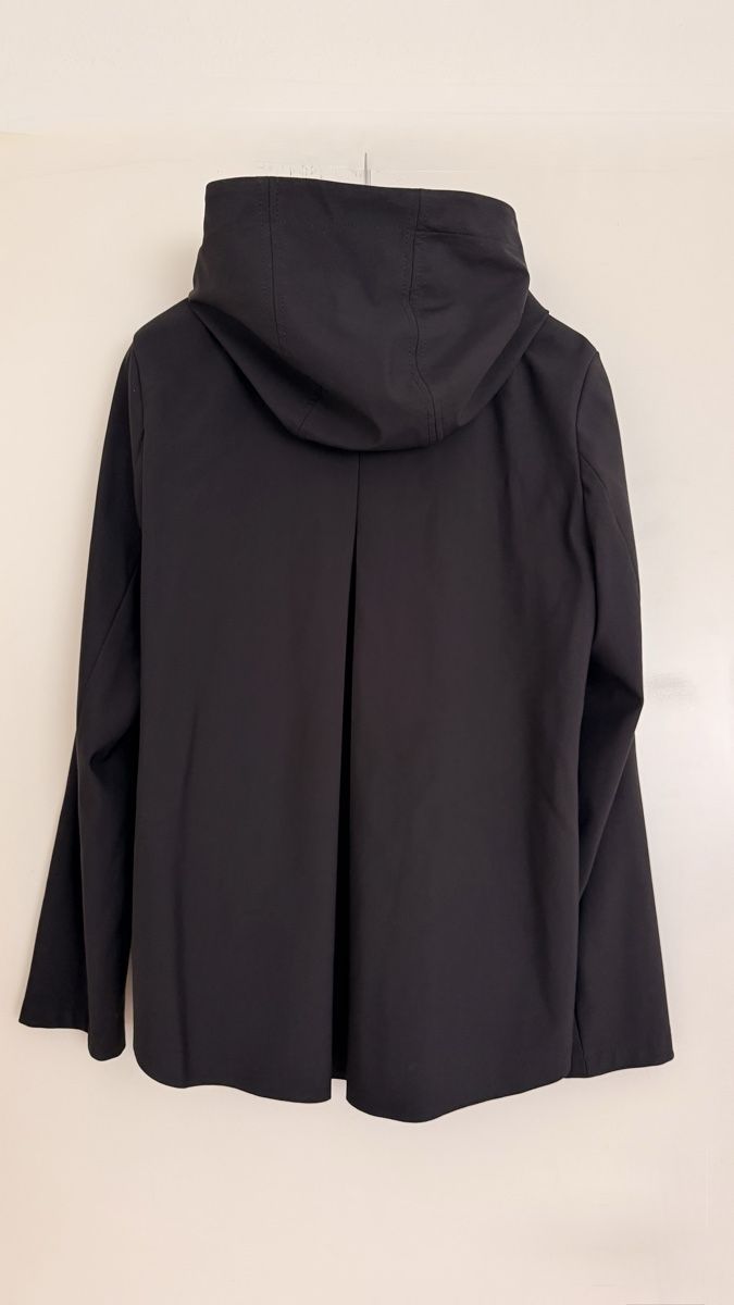 Fuchs Schmitt Cappotti: Fuchs & Schmitt Black Hooded Jacket Size 38  – Usato da Zollikerberg venduto da MK-13 1