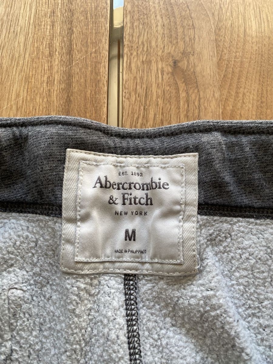Abercrombie Pantaloni: A&F Trainerhose Grösse M – Usato da Bern venduto da mod18 2
