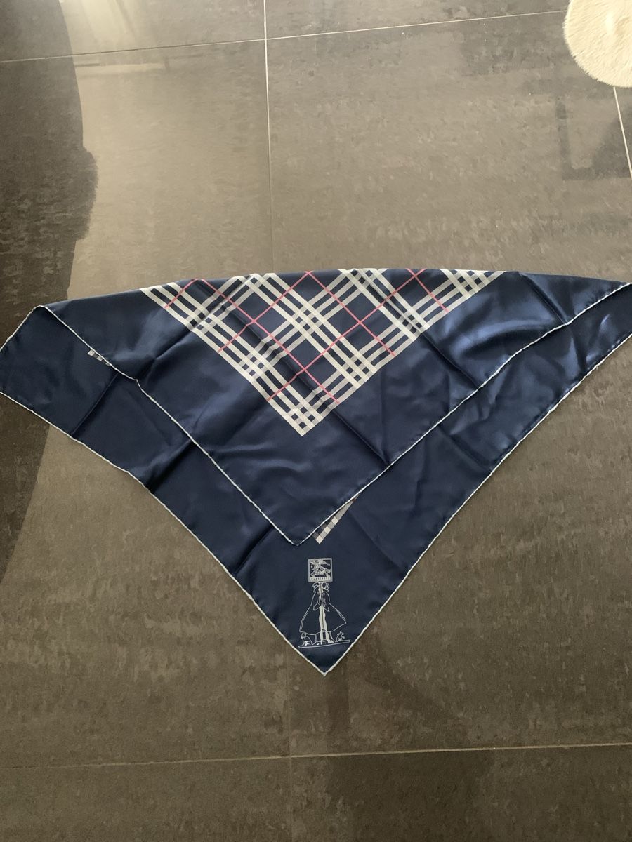 Burberry Foulard & Sciarpe: Burberrys Foulard  – Usato da Bergdietikon venduto da zor_856j 3