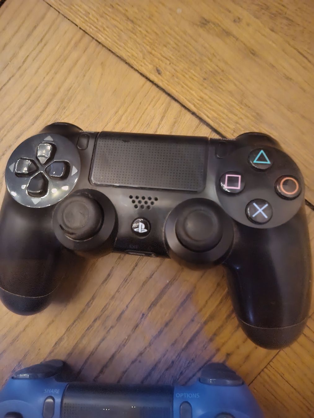 Sony Controller: Zwei Playstation 4 Controller – Gebraucht aus Burgdorf von achill3s 2