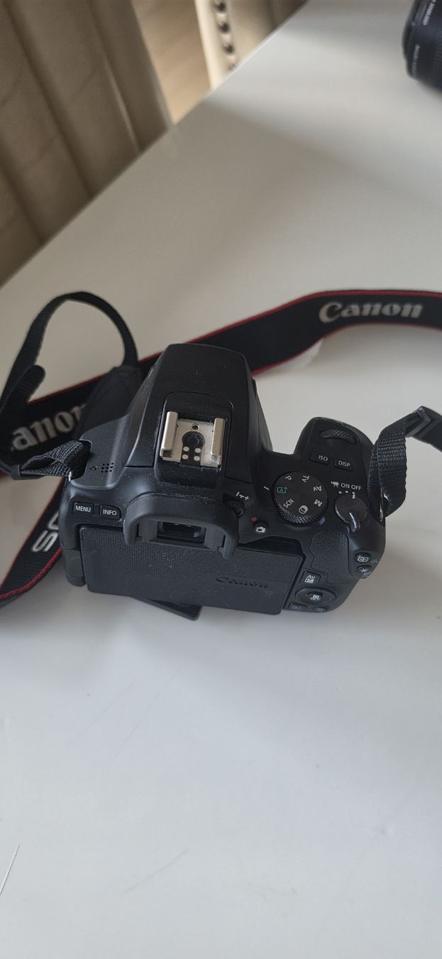 Canon Fotocamera: Canon EOS 250D + Zubehör  – Nuovo (secondo la descrizione) da Kilchberg ZH venduto da spi_b56r 8