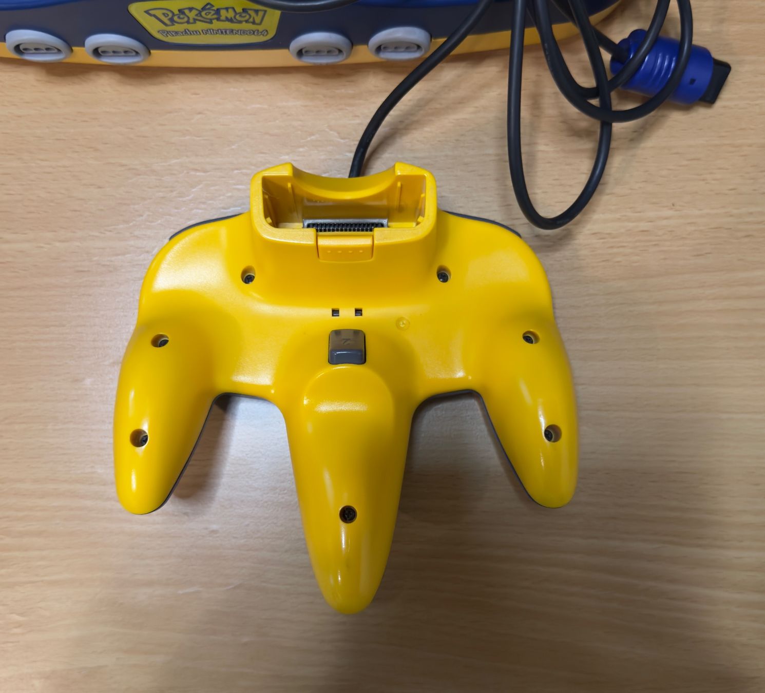 Nintendo Consoles: Pikachu Nintendo 64 Pokémon + Manette + Câbles – D'occasion à Chézard-St-Martin par Kro_Cards 6
