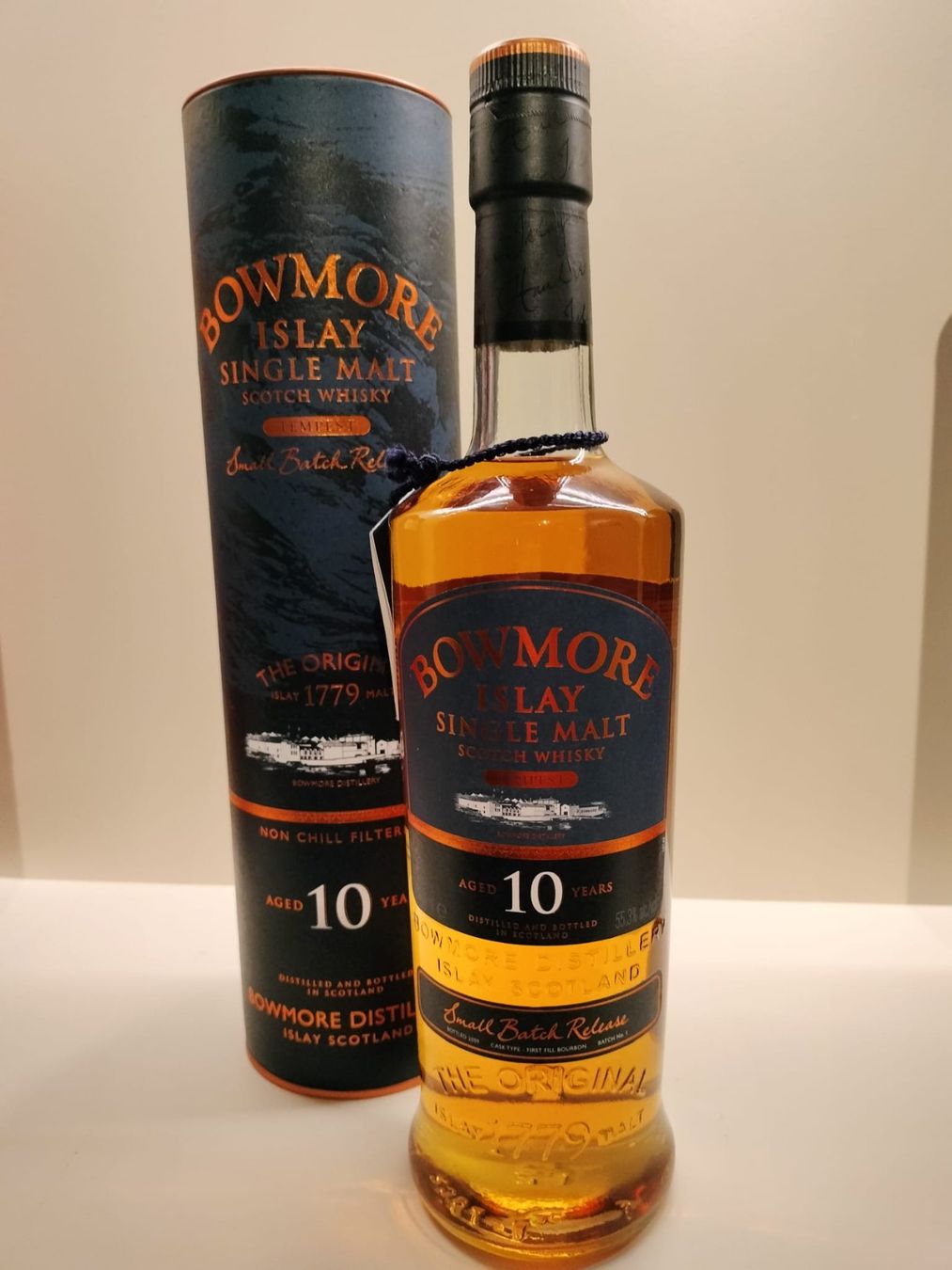 Bowmore Bevande alcoliche: Bowmore Tempest Batch No. 1 bis 3 (3 Flaschen) – Nuovo e nell'imballaggio originale da Winterthur venduto da MacSmith 3