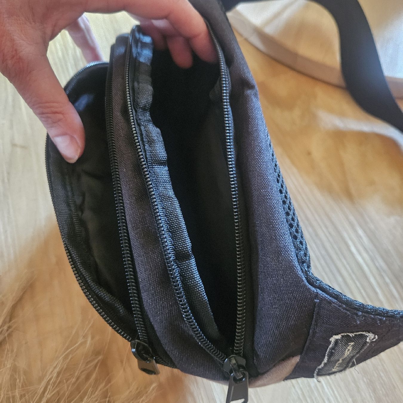 Sacs: Schwarze Bauchtasche Northlux - NEU – Neuf (Voir description) à Eglisau par kaya024 2