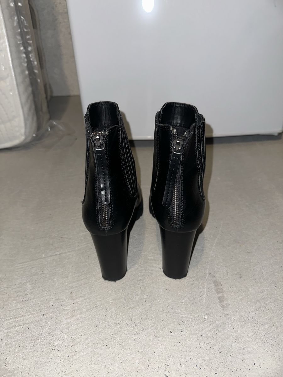 Damenschuhe: Schwarze Stiefeletten – Gebraucht aus Chur von Sadi98 1