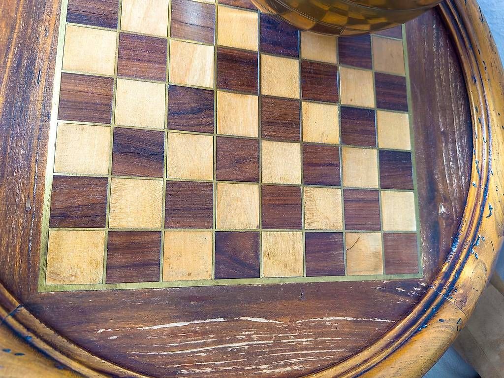 Spiele: Petite table échiquier – Gebraucht aus Grancy von Nikojardins 2