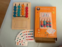 Holzspielzeug Vier-Farben-Spiel Konzentration Geduld Kind