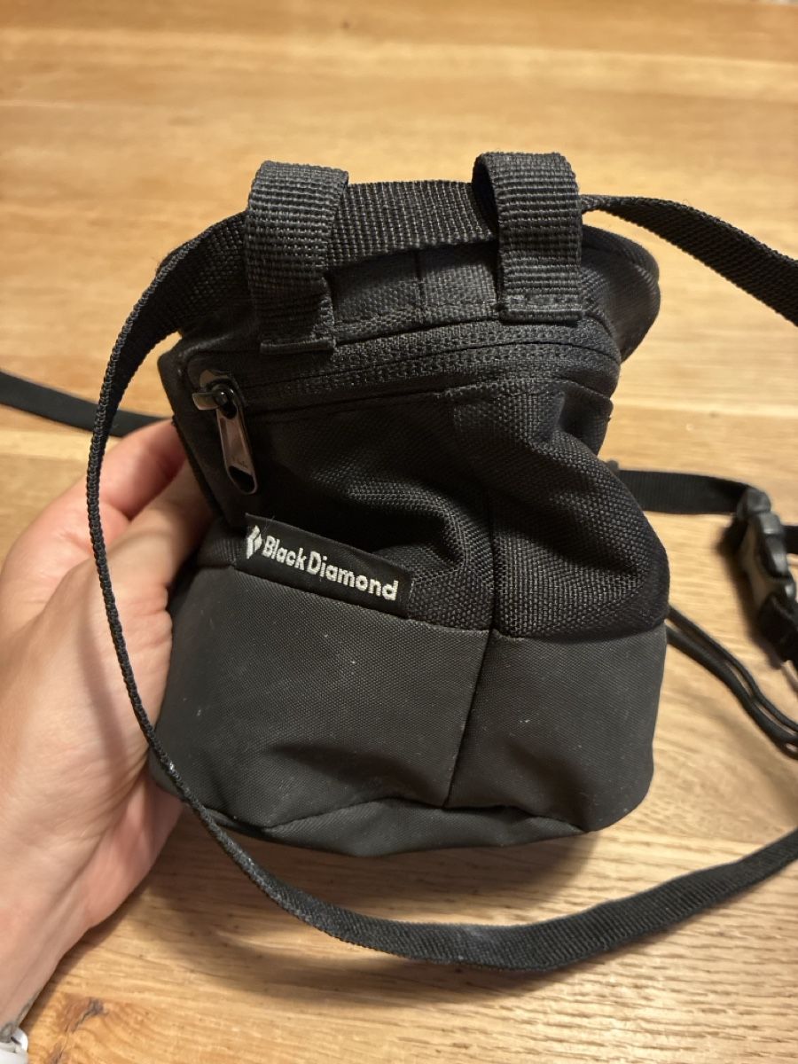 Black Diamond Taschen: Black Diamond Mojo Zip Chalk Bag – Gebraucht aus Zürich von ZuziHaj 1