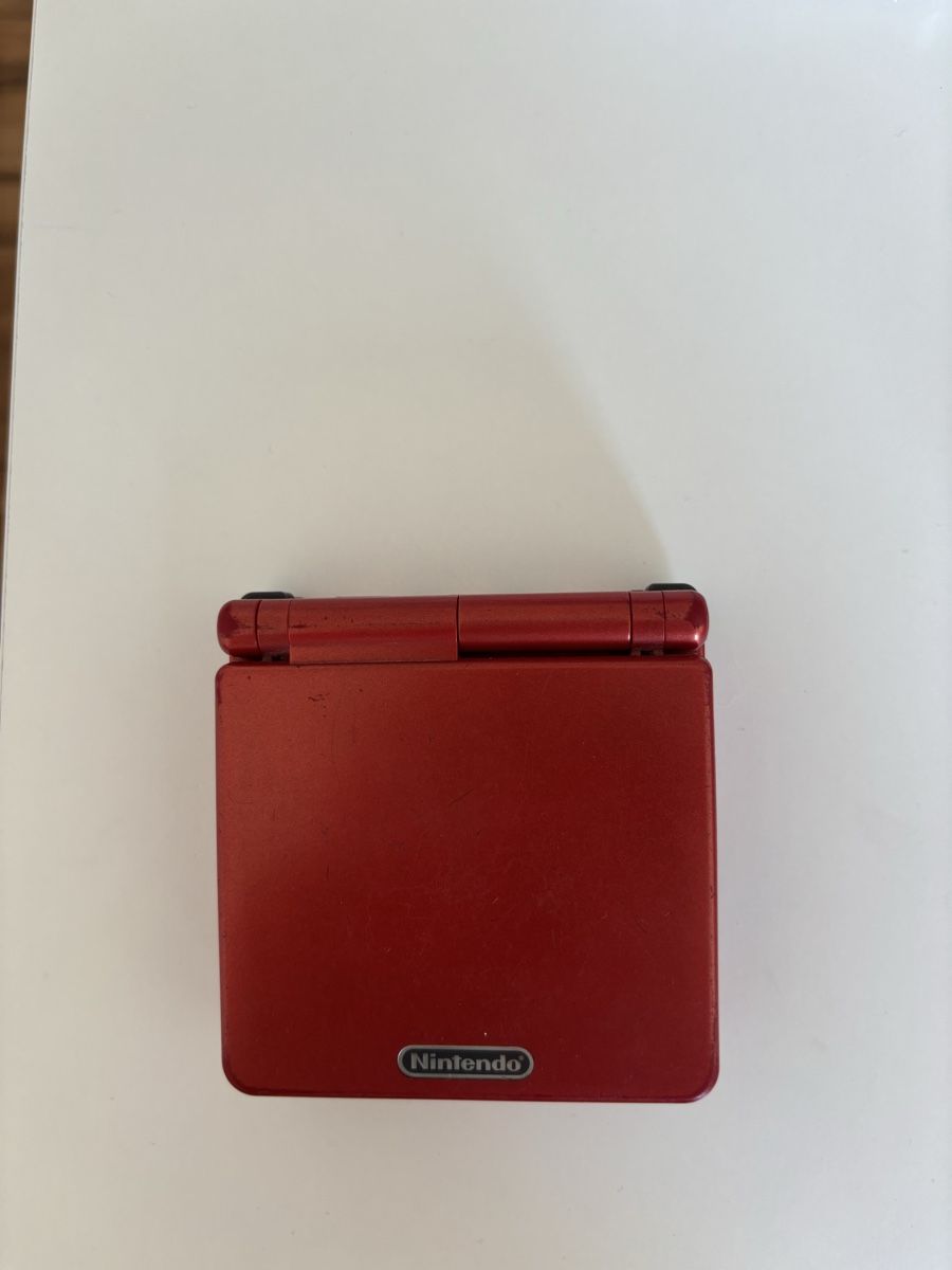 Nintendo Console: Console Nintendo Game Boy Advance SP rouge avec chargeur – Usato da La Chaux-de-Fonds venduto da DANIELA19961996 3