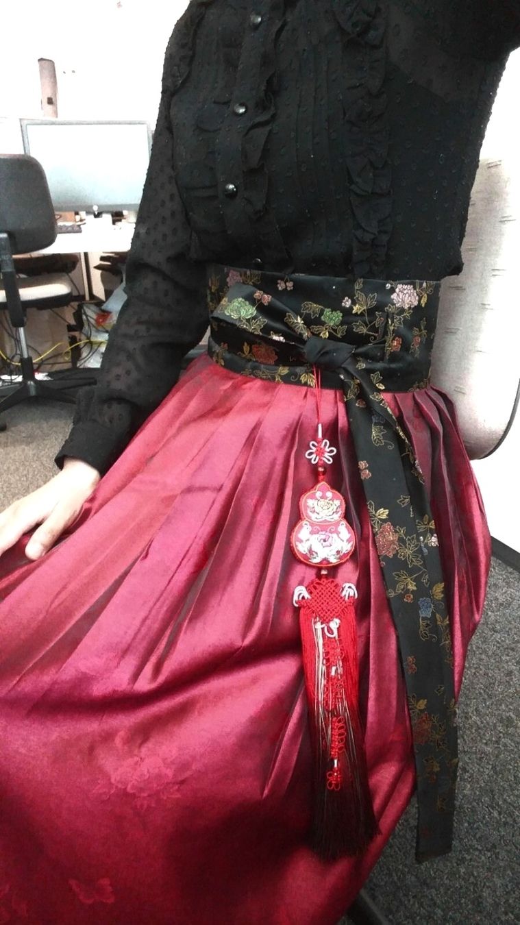 Gonne: Modern hanbok from Korea – Usato da Gland venduto da Dedecop2 2