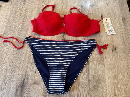 Rot-weiss gestreifter Bikini Gr. 46 Sommermode ☀️ Nagelne...