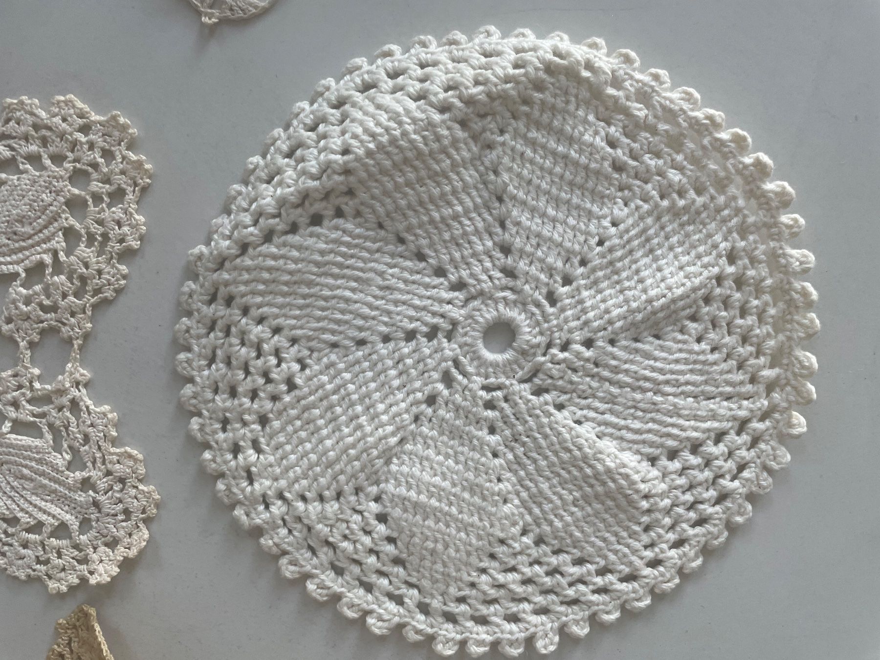 Sonstige Tischwäsche: Lot of 6 Häkeldeckchen – Gebraucht aus Minusio von Pink222 7