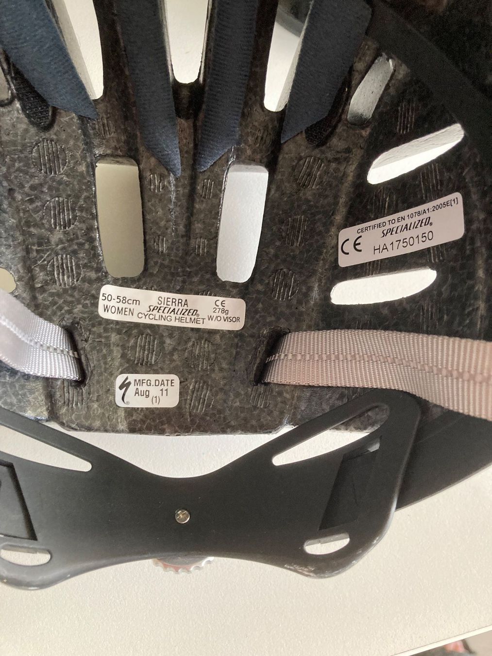 Caschi: Damen Velohelm Spezialized 50-58 cm – Usato da Fehraltorf venduto da mayalotto 2
