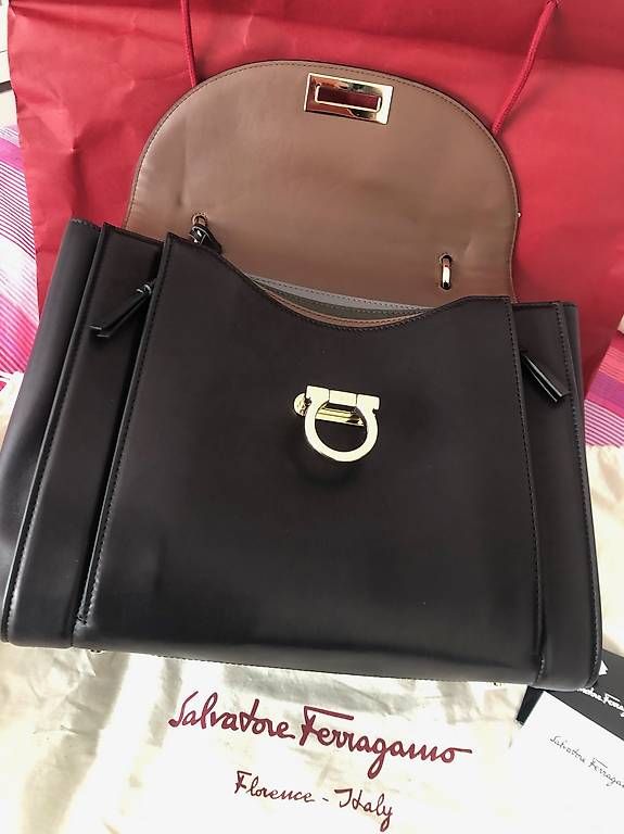 Sacs femmes: BORSA SOFIA RAINBOW di Salvatore Ferragamo marrone scuronera – D'occasion à Arzo par ema_q6g9 1