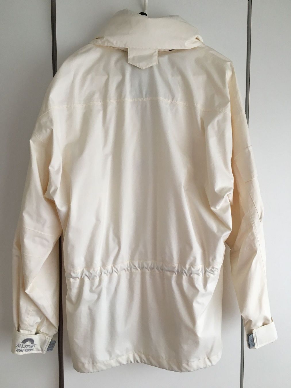 Vestes: Moderne sportliche Windjacke, Farbe Ivory – D'occasion à Bern par Smile-2707 6