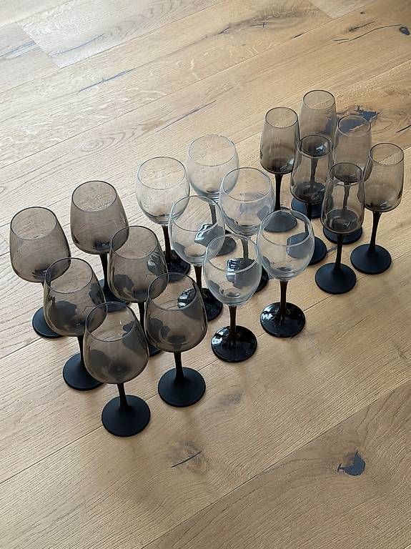 Verres: Rot- Weiss- und Sektgläser  – D'occasion à Hosenruck par mke_cxs5
