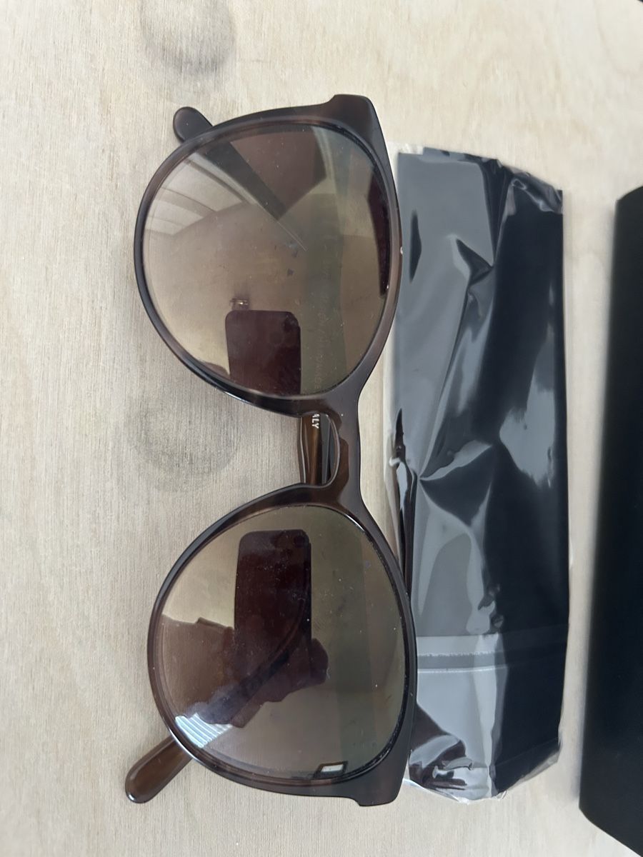 Viu Occhiali & Lenti: VIU Sunglasses – Brown Round Frame with Case – Usato da Epalinges venduto da kat_lyp6 1