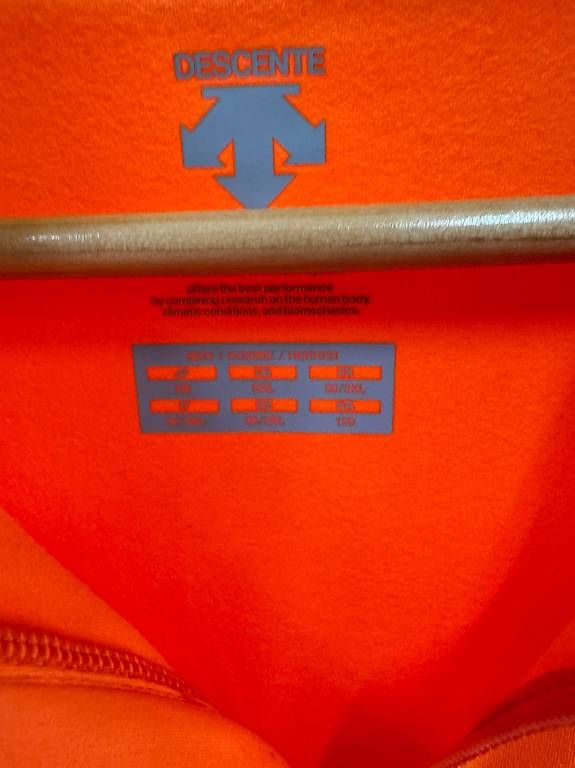 Pullover & Sweatshirts: Descente Pullover Orange NEU – Gebraucht aus Sursee von pil_xg2h 2