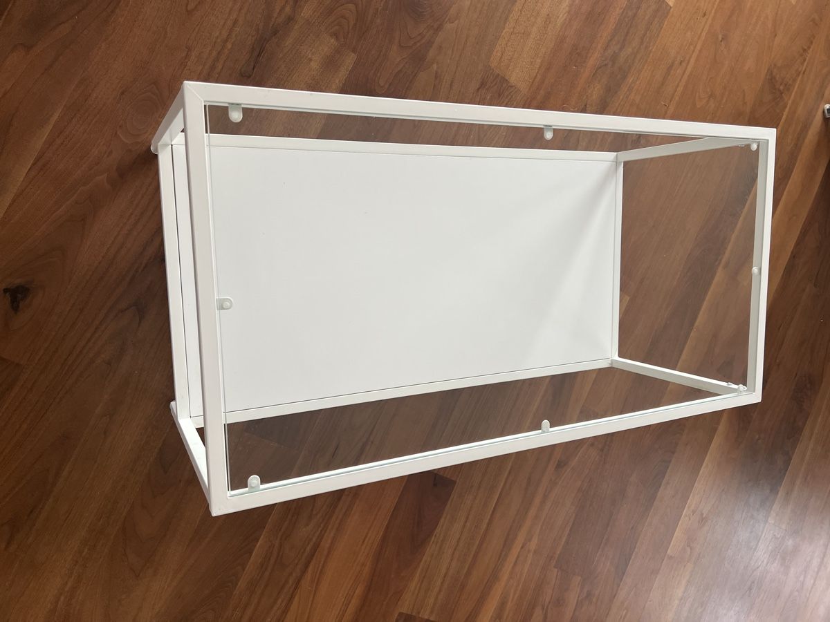Tische: Couch-/Beistelltisch weiss mit Glasplatte – Gebraucht aus Wolfwil von Poulet60 1