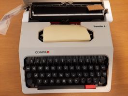 Maschine à écrire Olympia traveller S blanche et neuve