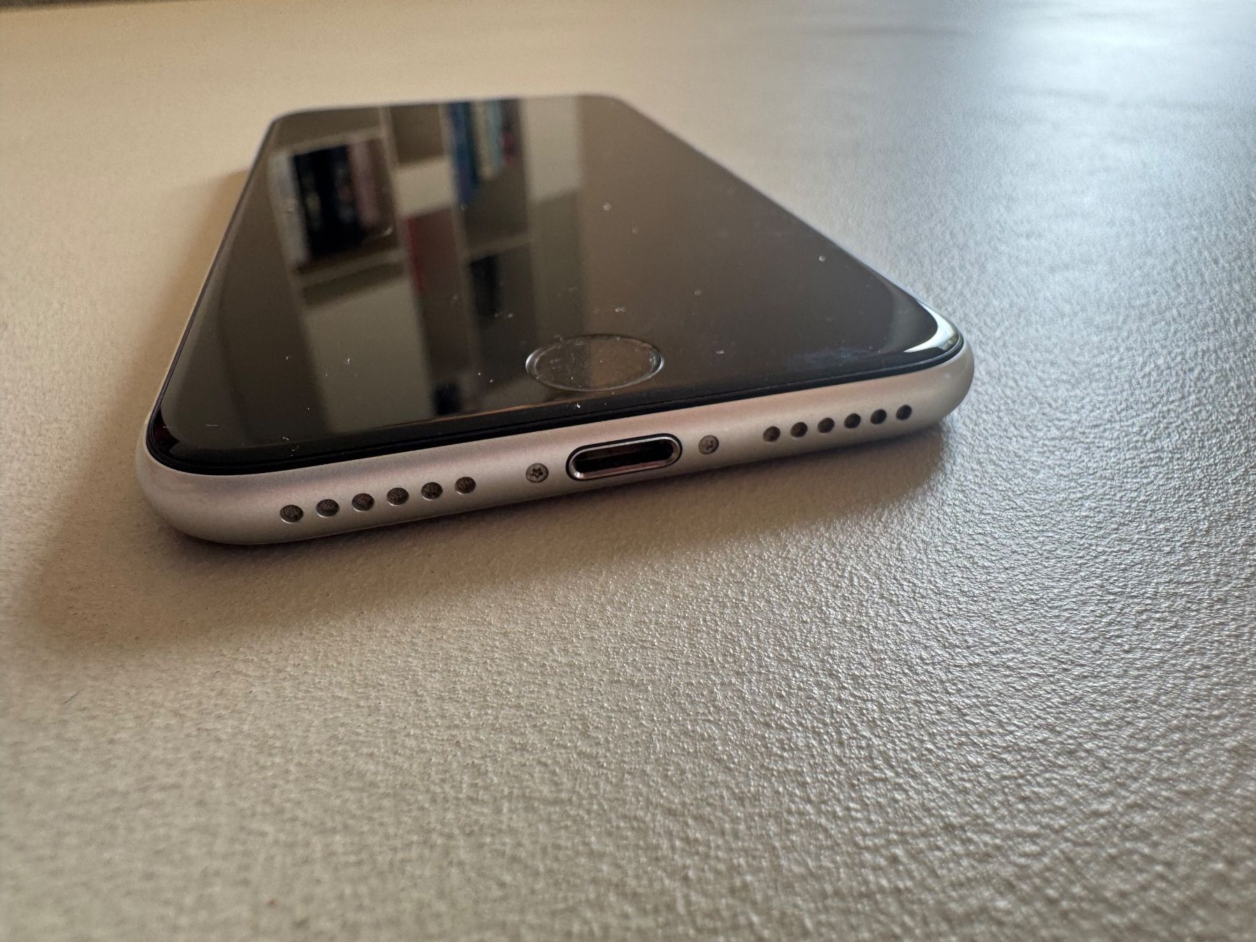 Apple Handys / Smartphones: iPhone SE | weiss | 128GB – Gebraucht aus Zürich von iampascalp 4