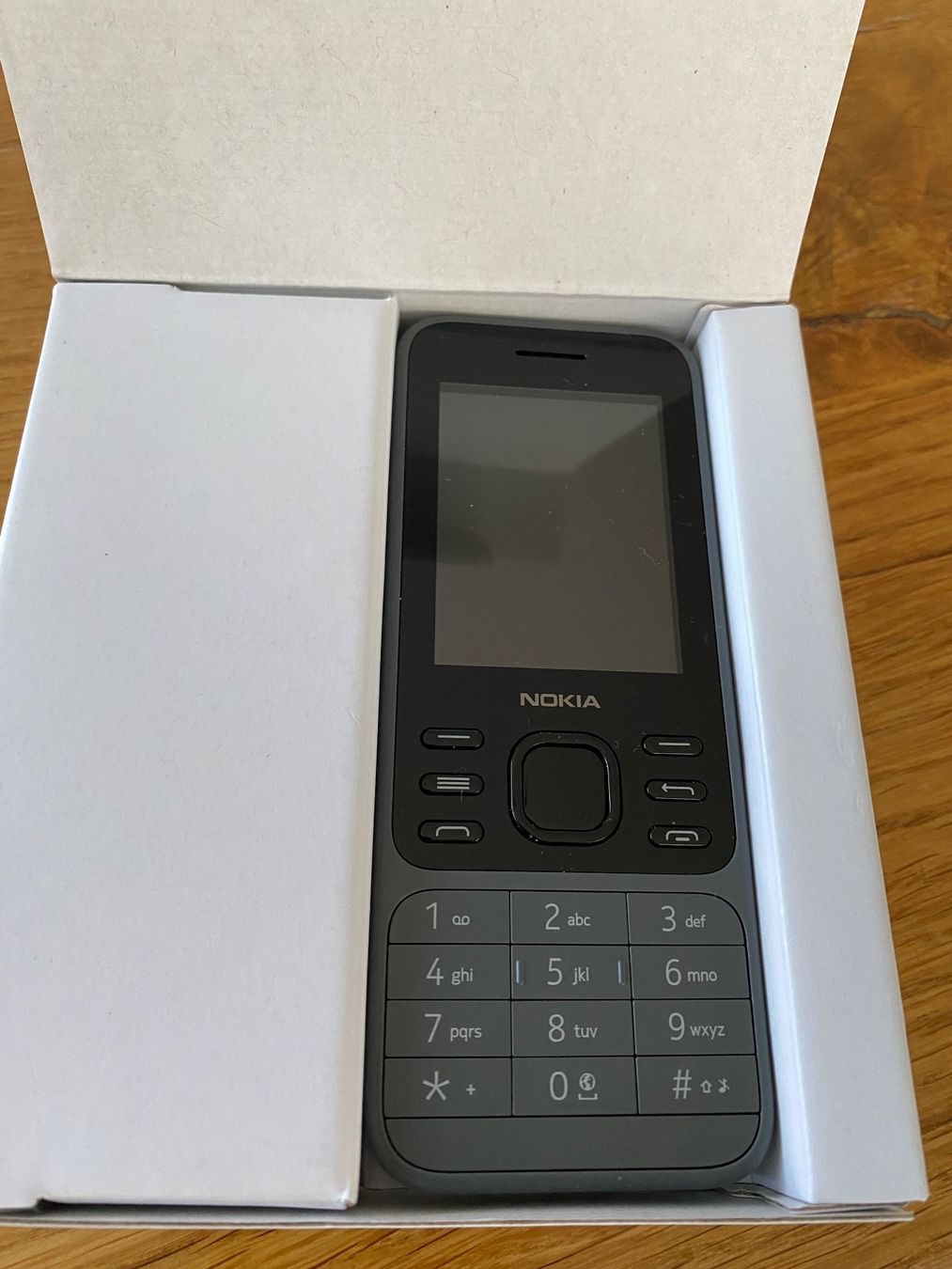 Nokia Handys / Smartphones: Nokia 6300 4G – Neu und originalverpackt aus Ittigen von  1
