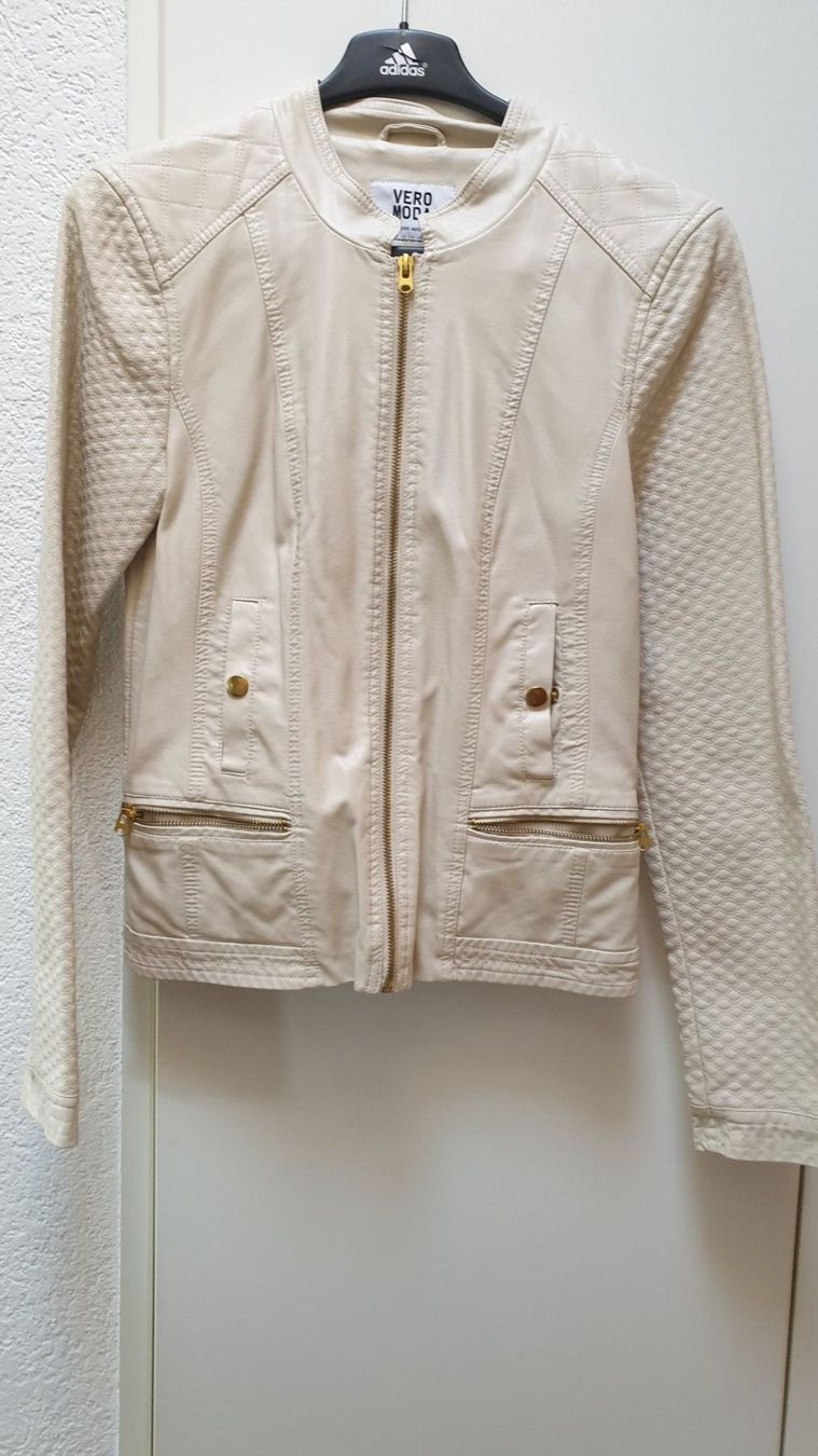 Vero Moda Giacche & Cappotti: JACKEN – Usato da Thun venduto da Vecgou