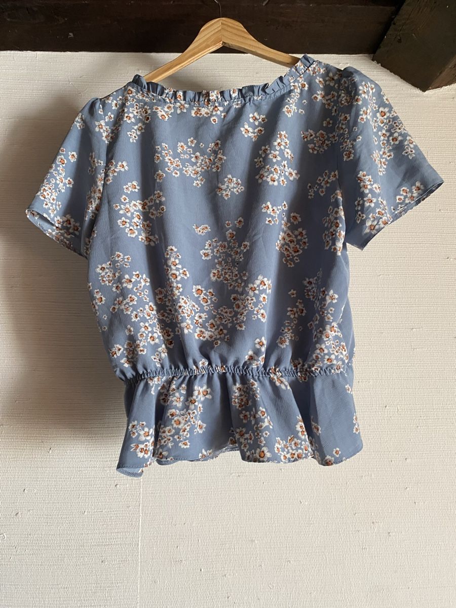 Top: Chemisiette bleu fleurs taille S – Nuovo (secondo la descrizione) da Geneve venduto da Monthoux13 1