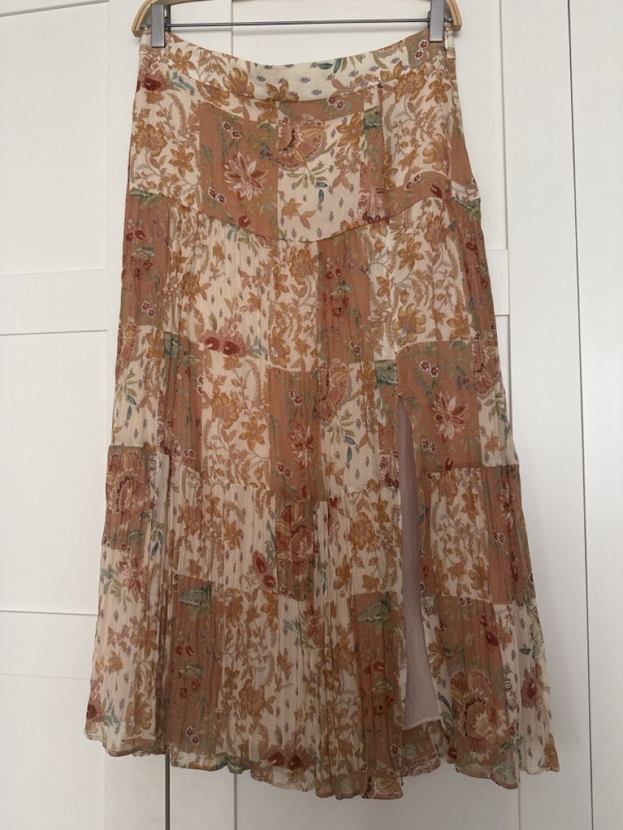 Sezane Jupes: Rock Sezane geblümt mit Schlitz – D'occasion à Teufen AR par carpfle 1