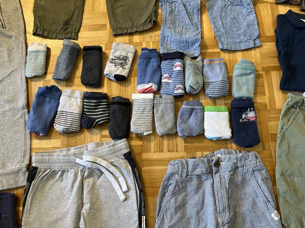 Lotti & Set di vestiti: Jungen Kleiderpaket, Gr. 122/128 – Usato da Zuchwil venduto da Commander0 3