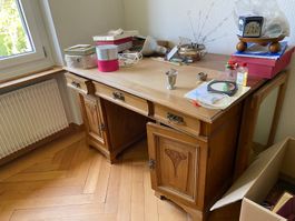 Sehr schöner Schreibtisch