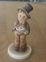 Alte original Porzellan M.J. Hummel Figur 