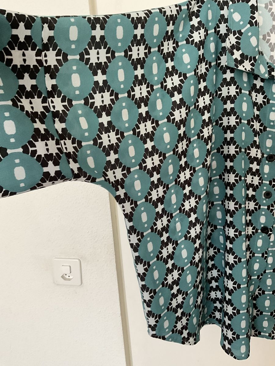 Niederberger Blusen: Niederberger oversize Bluse gem. Masse – Gebraucht aus Urdorf von alda02 1