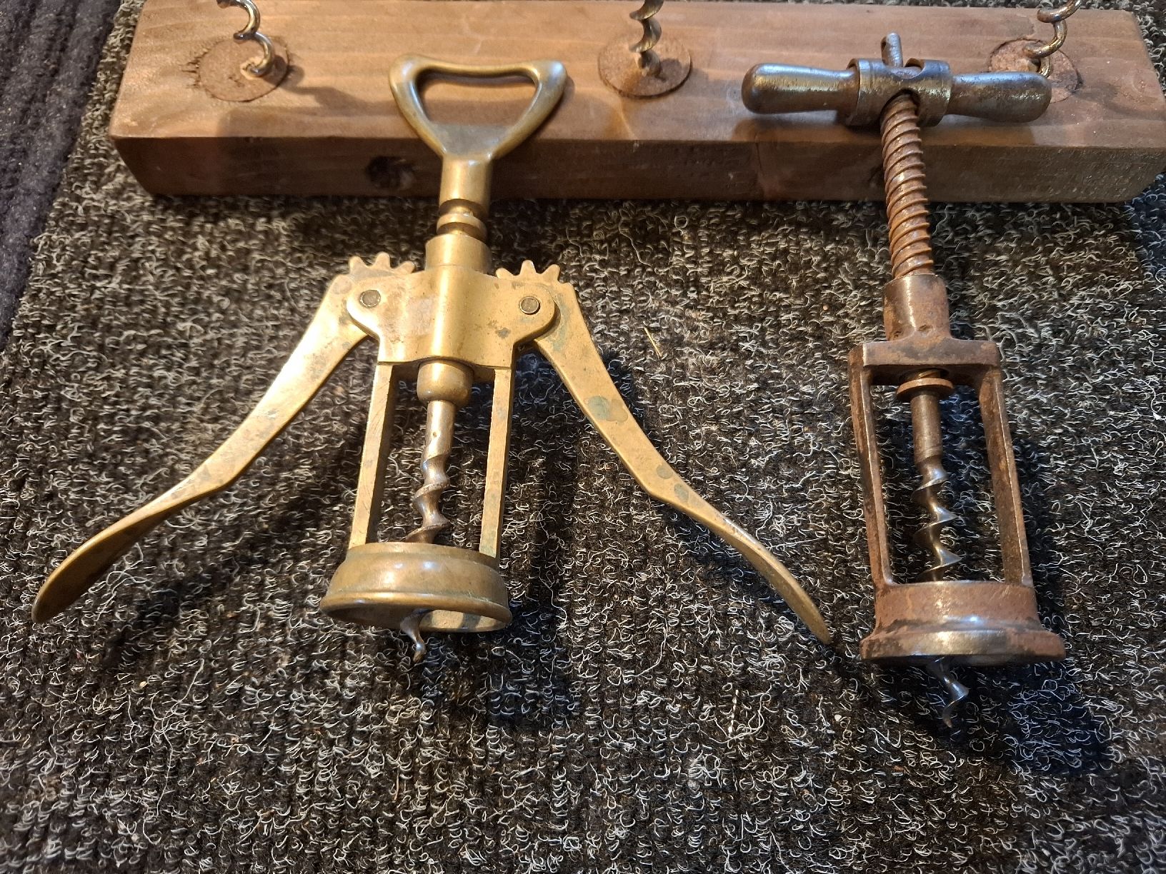 Apribottiglie & Tappi per chiusura: Serie di 5 cavatappi vintage – Usato da Motto Blenio venduto da Vigio 1