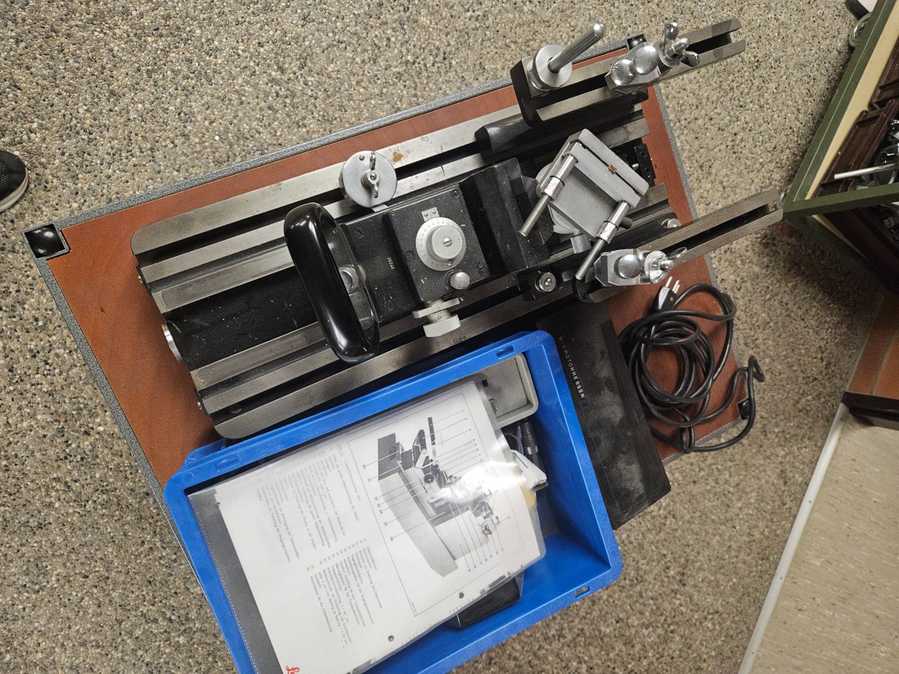 Microscopes: Leitz Grundschlitten-Mikrotom – D'occasion à Köniz par Zap13 1