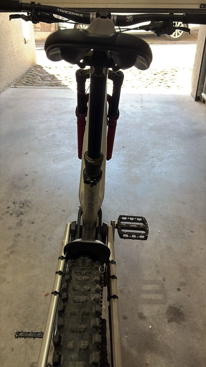 Velos: Commencal meta v4 tr – Gebraucht aus Maienfeld von Irniger-m-a-x 6