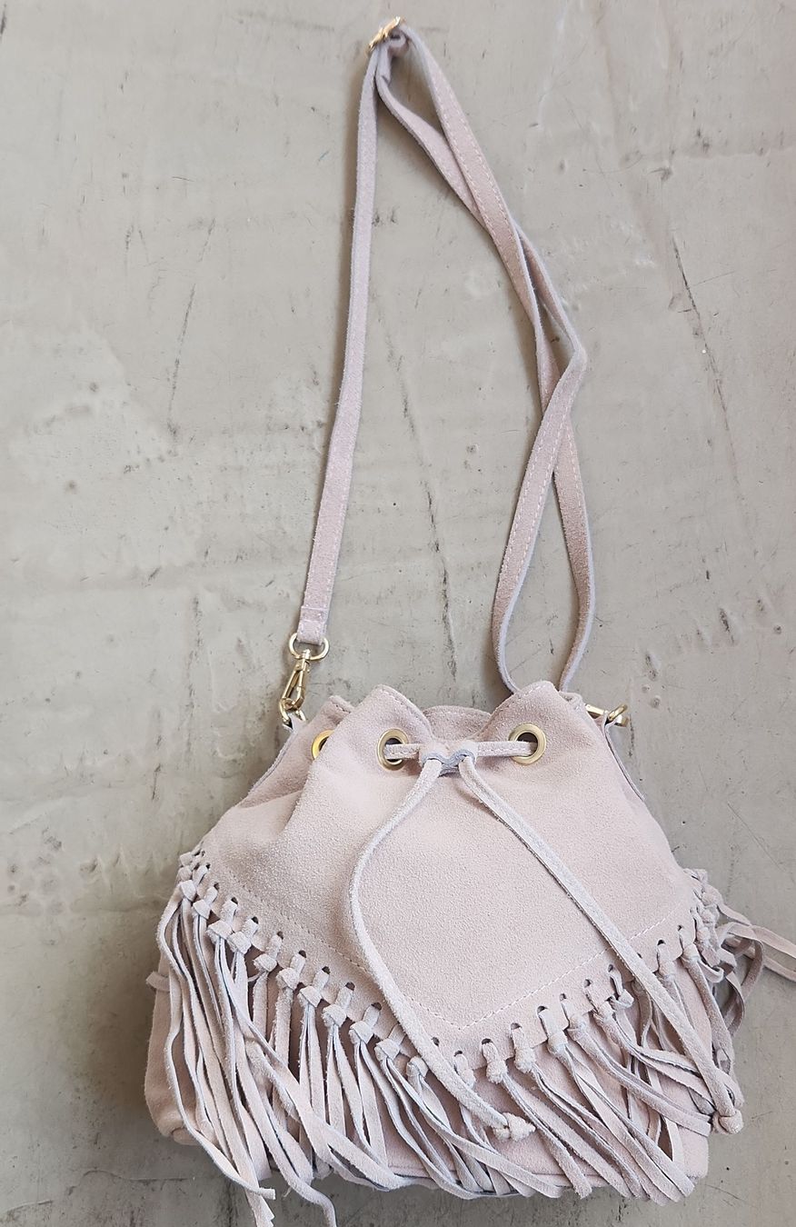 Taschen für Damen: Sac seau suède rose clair neuf – Neu und originalverpackt aus Savigny von Famille_Savigny