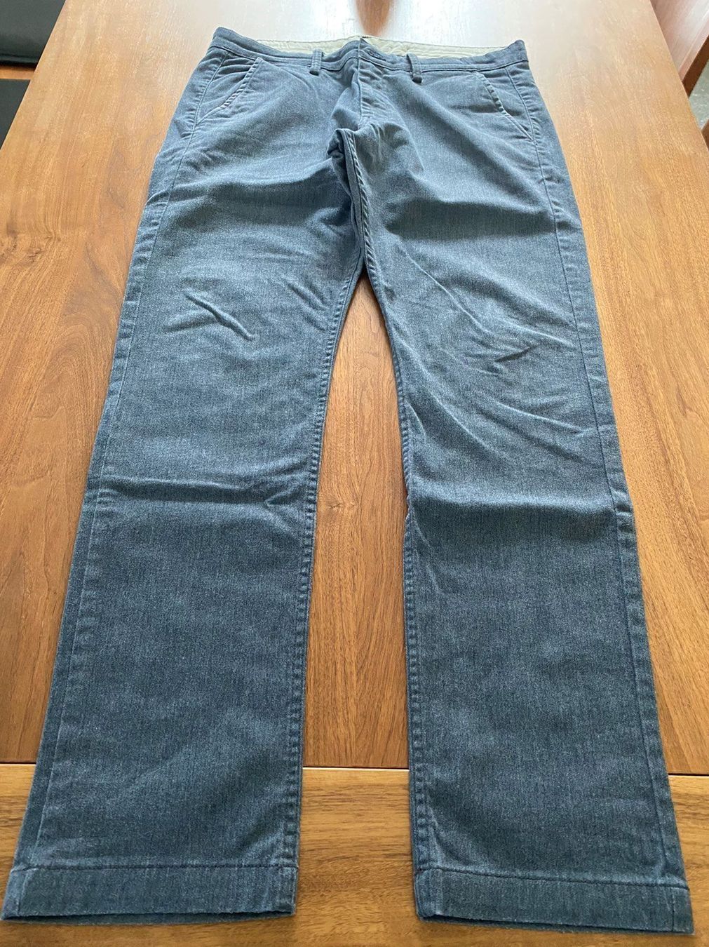 Hosen: Hose Chino von LEE Gr. W34 / L32 – Gebraucht aus Schwyz von Trofana