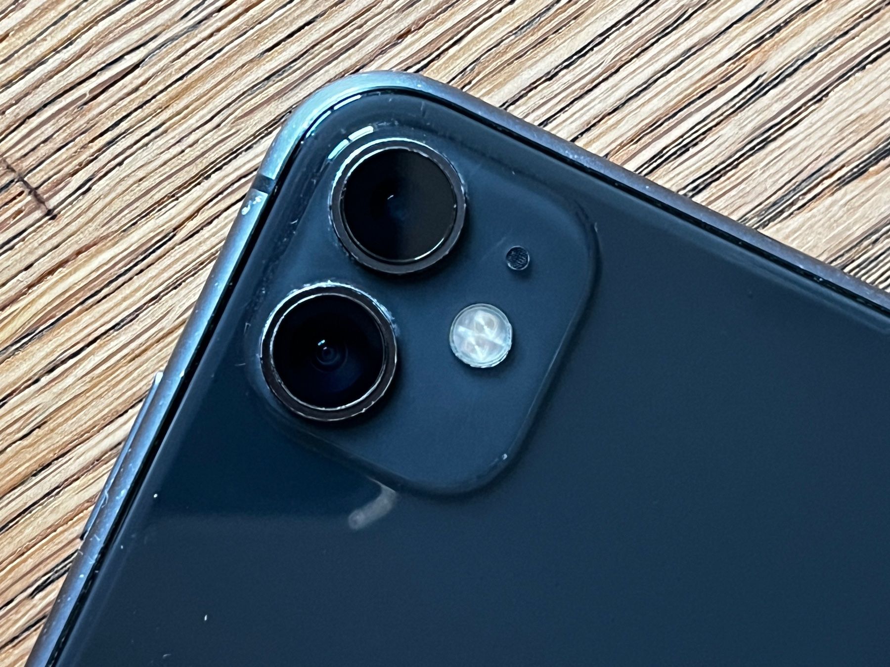 Apple Telefoni cellulari / Smartphones: iPhone 11 schwarz 64GB - Zustand gut – Usato da Zürich venduto da jon_z2d8 2